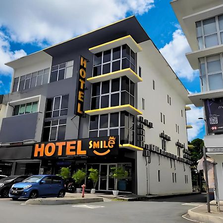 Smile Hotel C180 Cheras Selatan מראה חיצוני תמונה