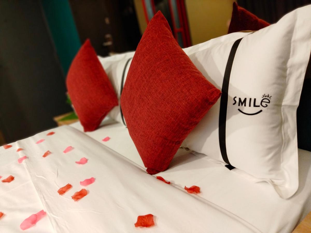 Smile Hotel C180 Cheras Selatan מראה חיצוני תמונה
