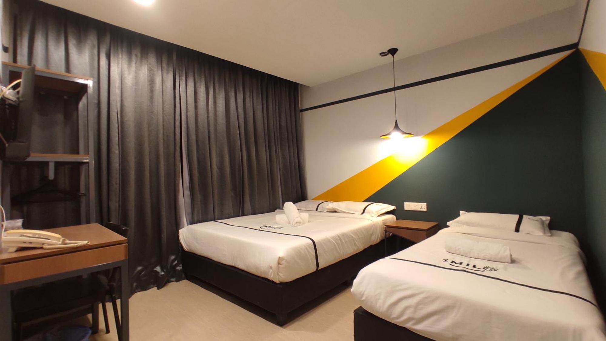 Smile Hotel C180 Cheras Selatan מראה חיצוני תמונה