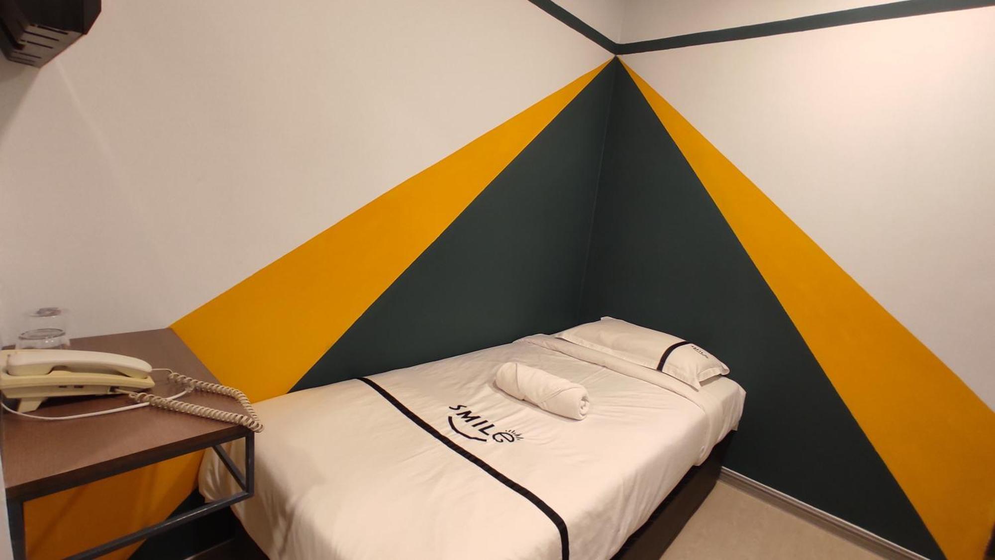 Smile Hotel C180 Cheras Selatan מראה חיצוני תמונה