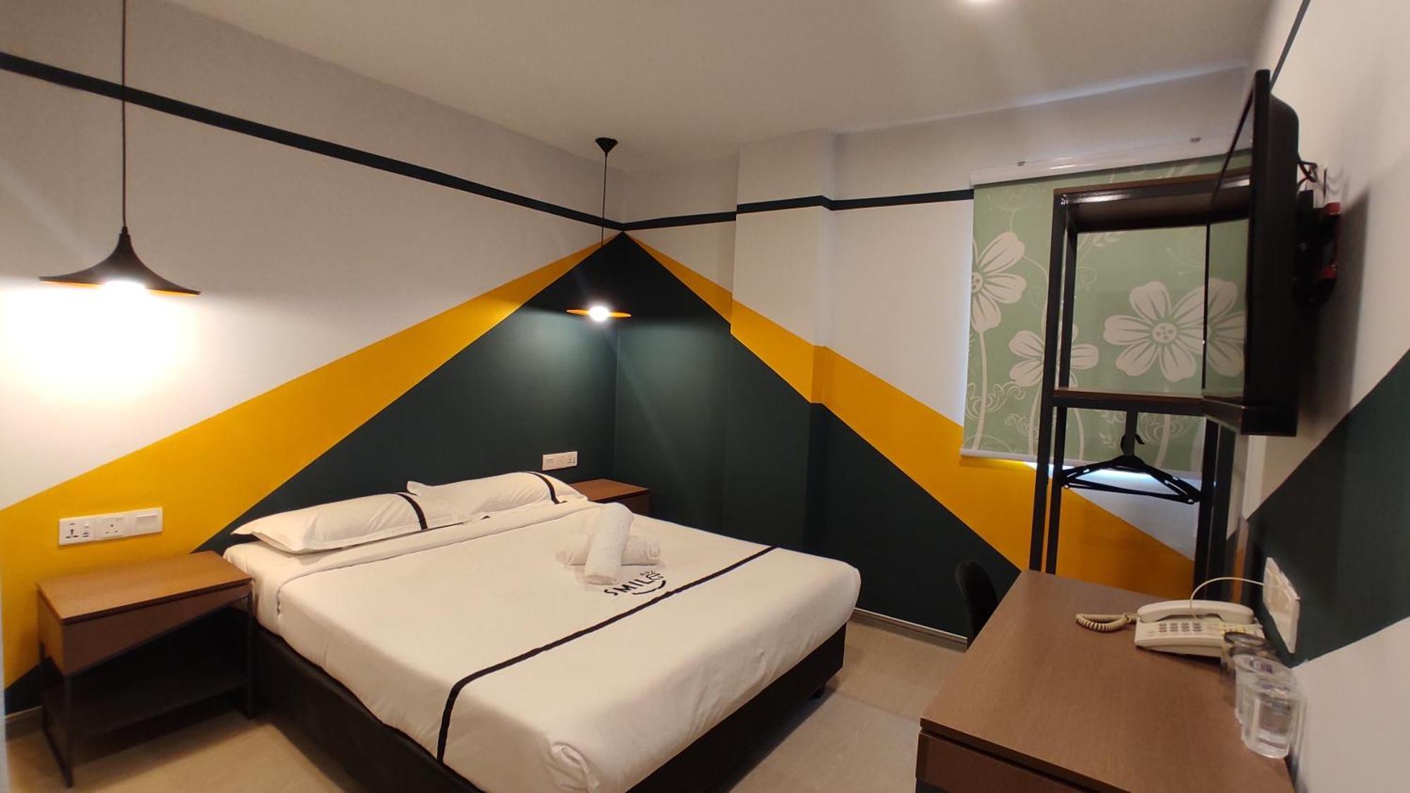 Smile Hotel C180 Cheras Selatan מראה חיצוני תמונה