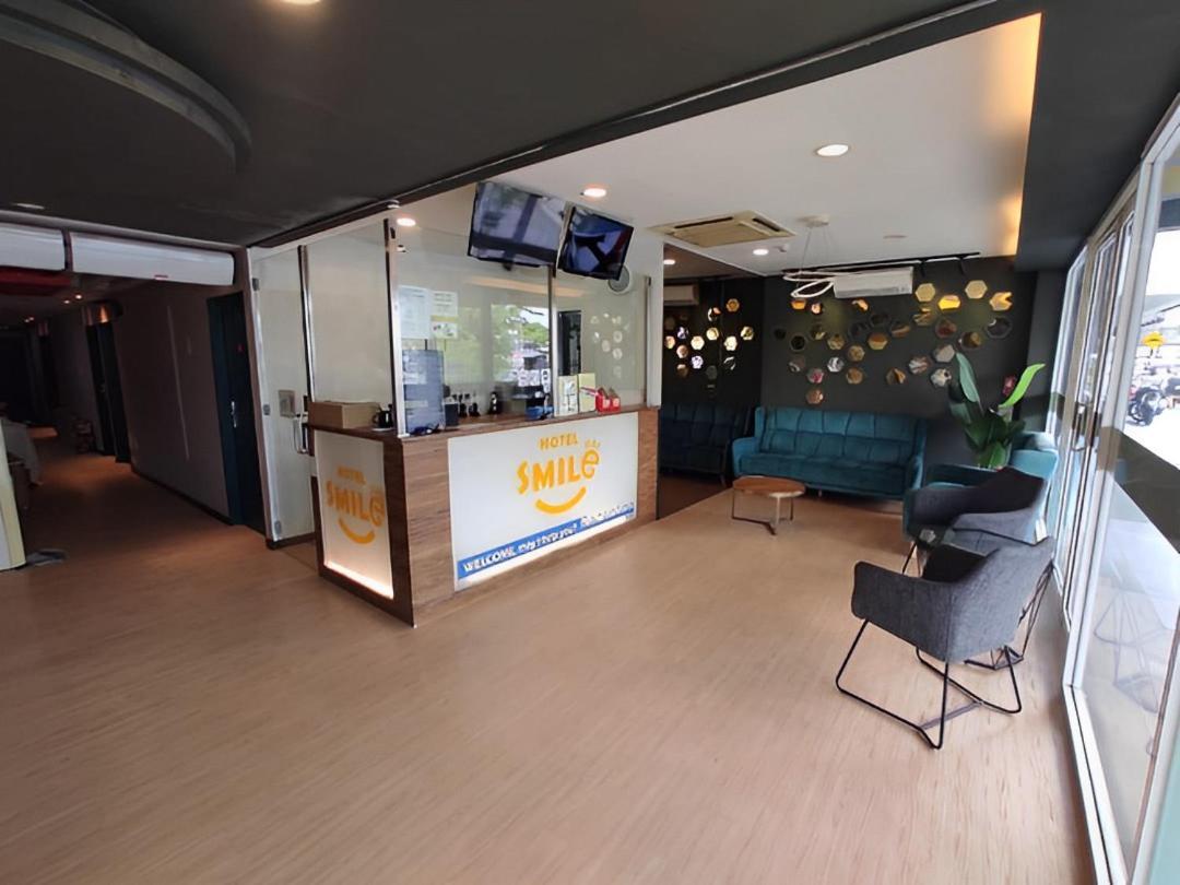Smile Hotel C180 Cheras Selatan מראה חיצוני תמונה