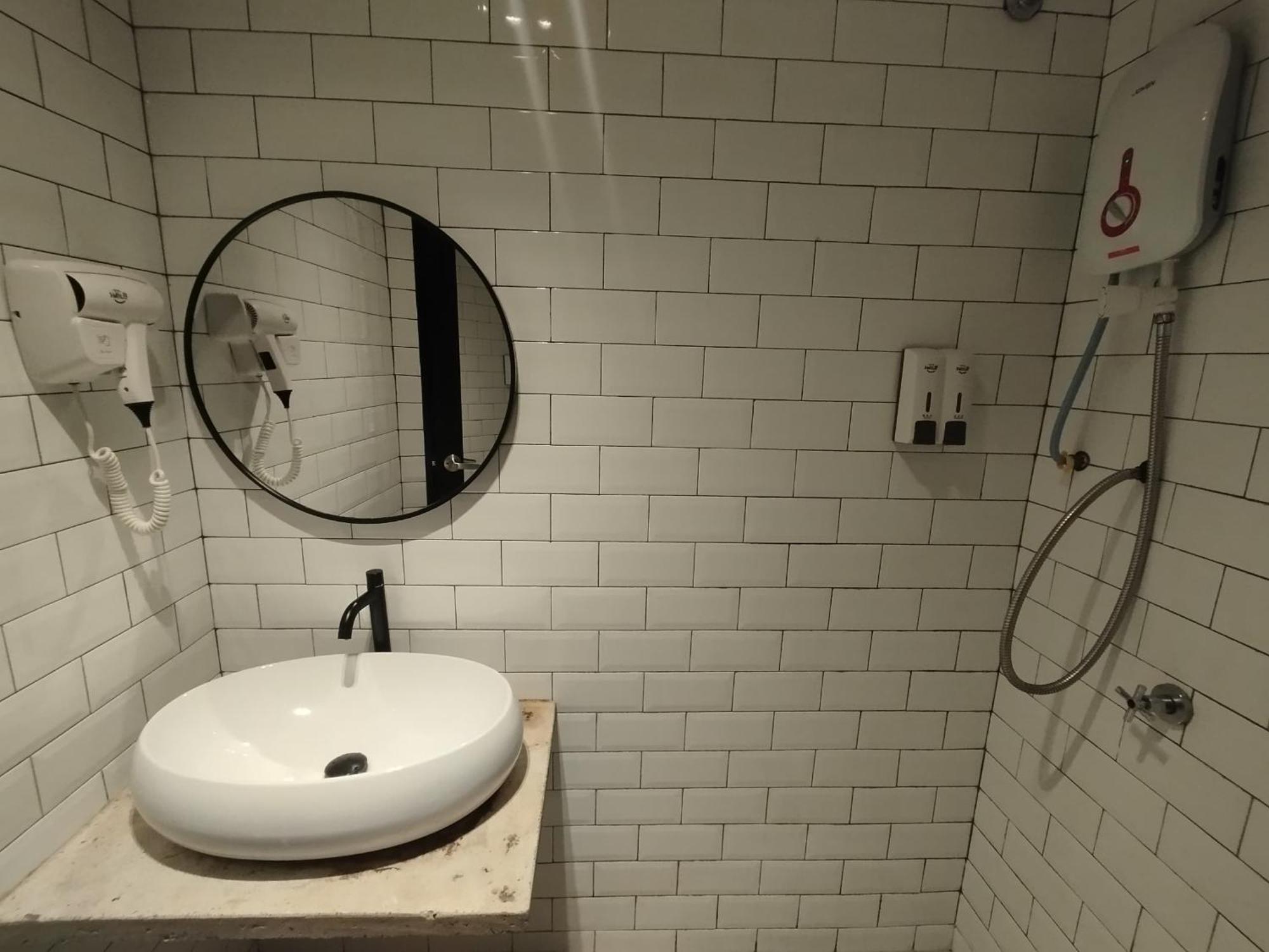 Smile Hotel C180 Cheras Selatan מראה חיצוני תמונה