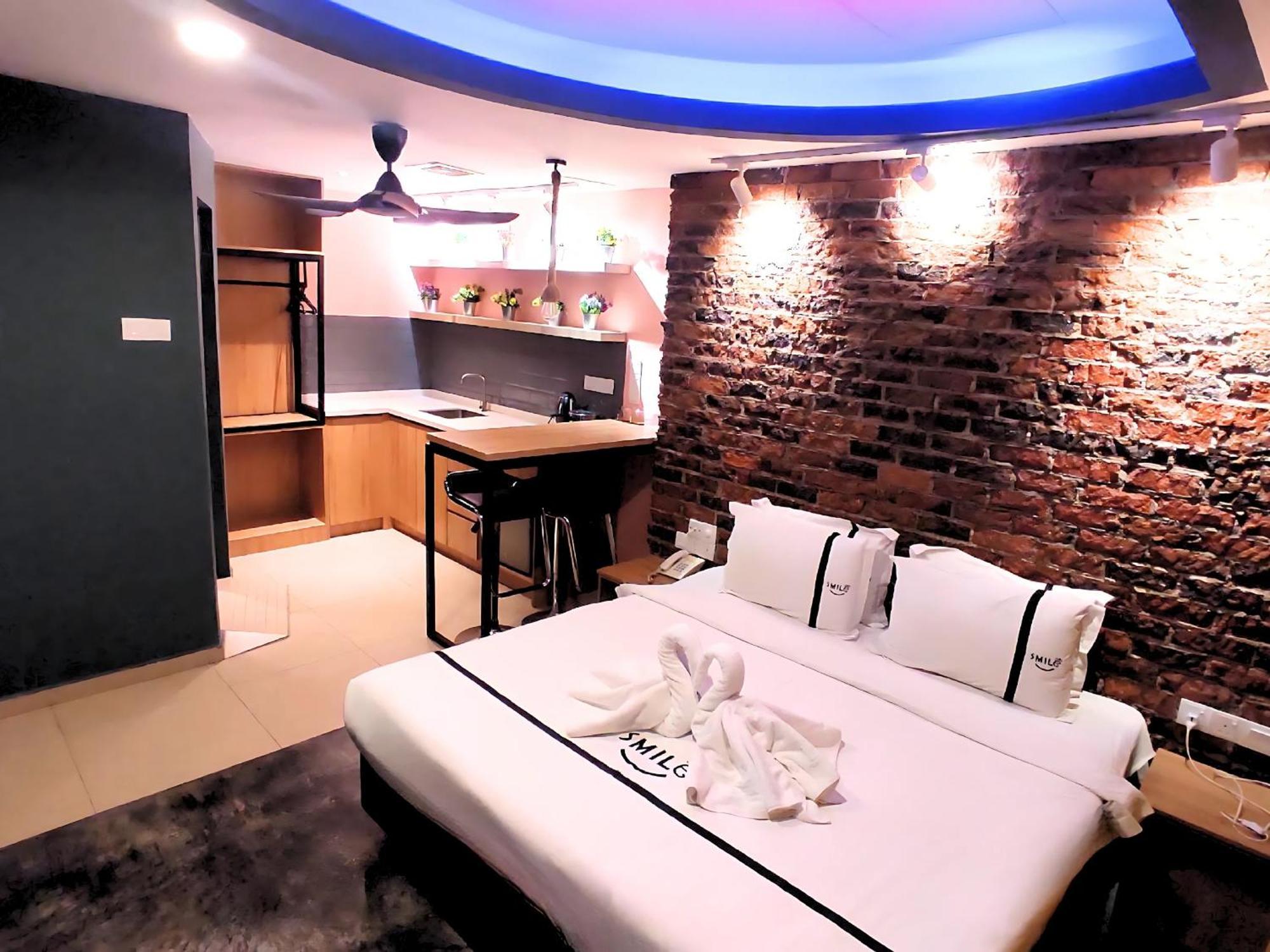 Smile Hotel C180 Cheras Selatan מראה חיצוני תמונה