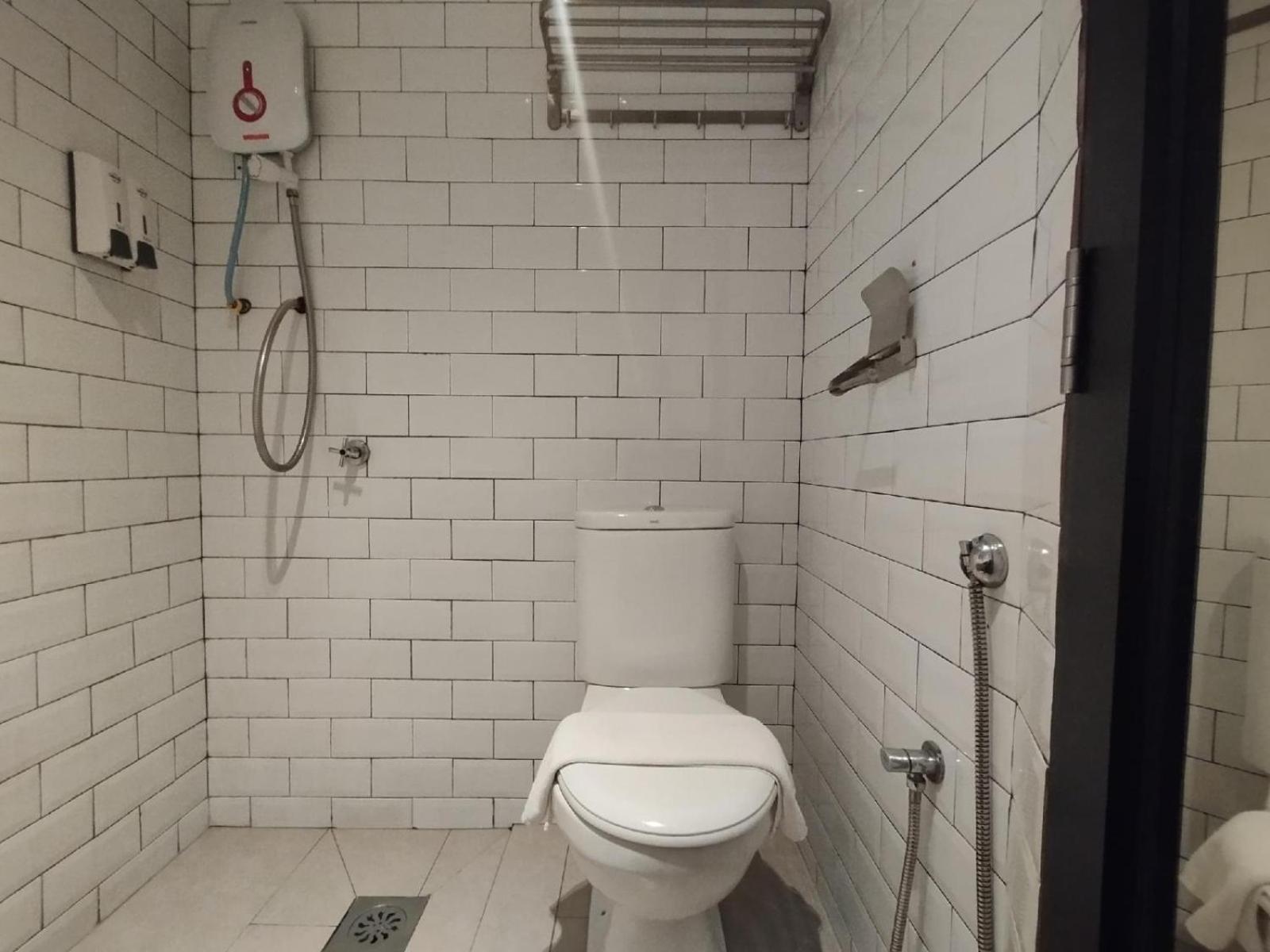 Smile Hotel C180 Cheras Selatan מראה חיצוני תמונה