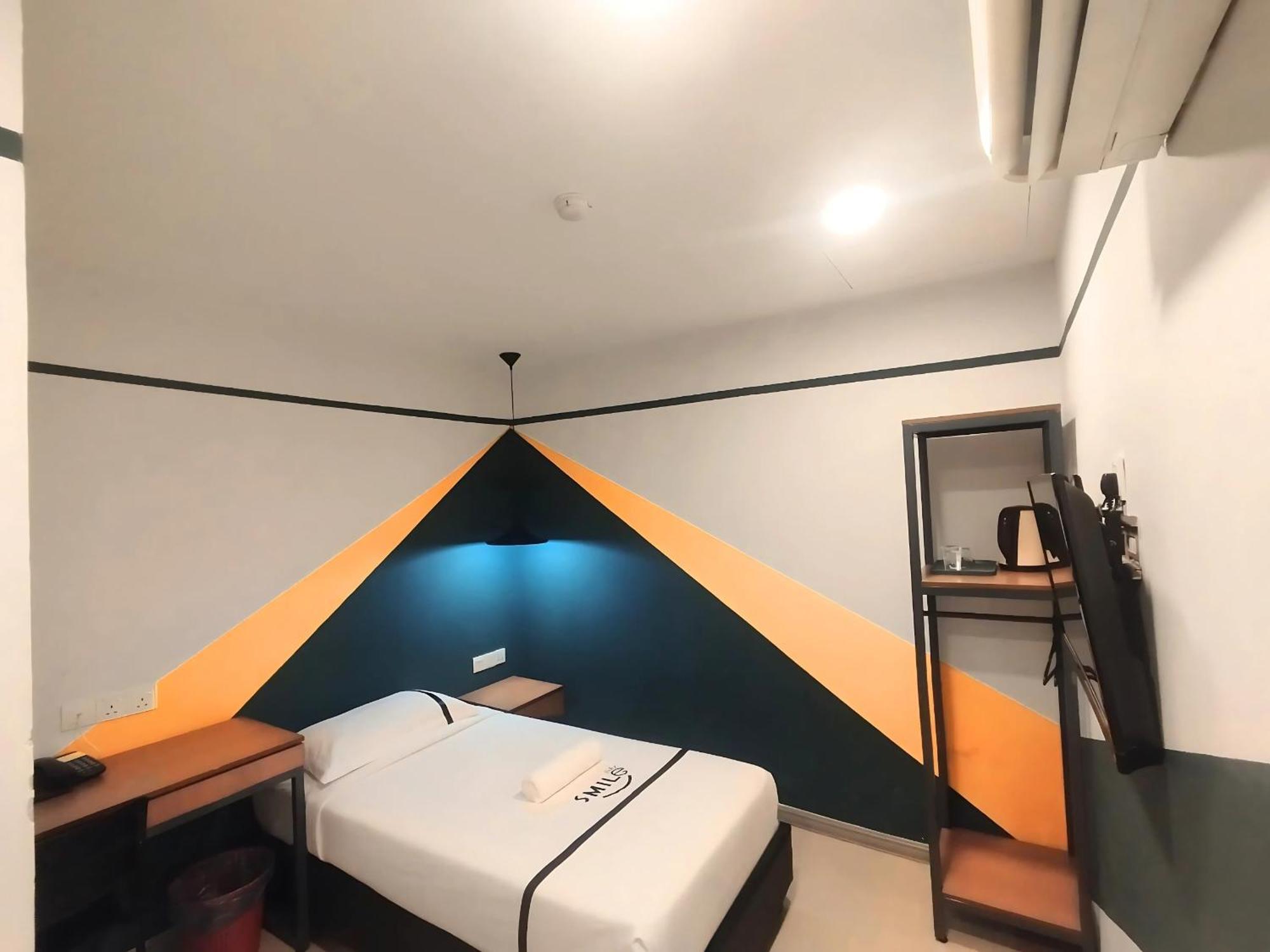 Smile Hotel C180 Cheras Selatan מראה חיצוני תמונה